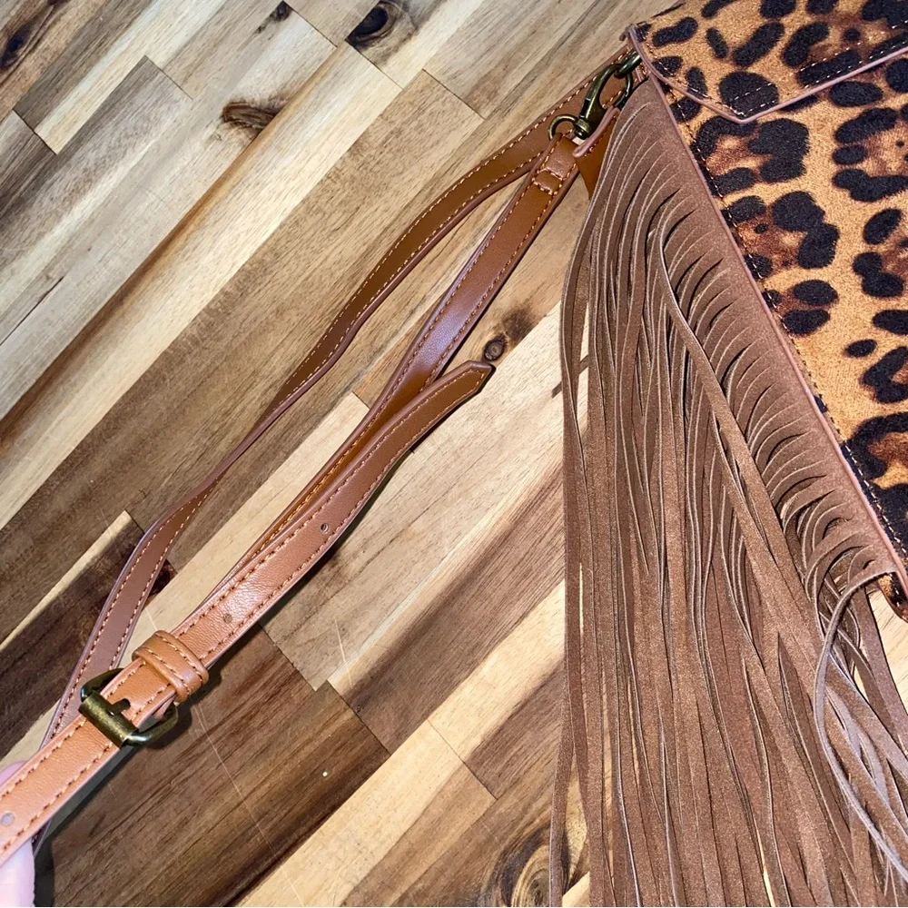 L&B brand Leopard Print Fringe Crossbody Bag NWOT never used!! - Picture 10 of 12